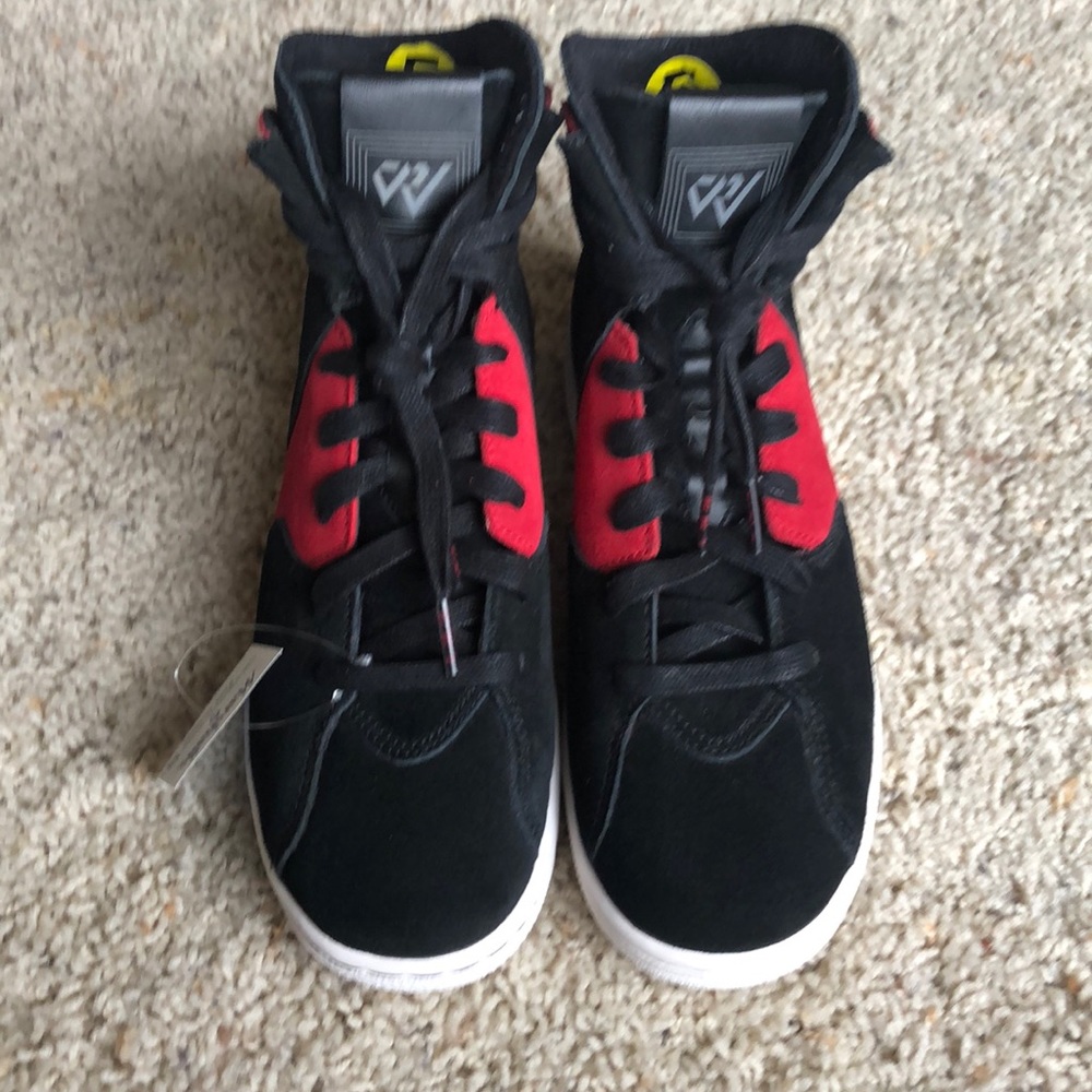 New Youth Nike Mid High Tops Size 5Y